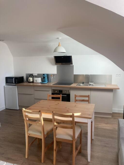 Au Bord De La Mayenne Laval  Ngoại thất bức ảnh